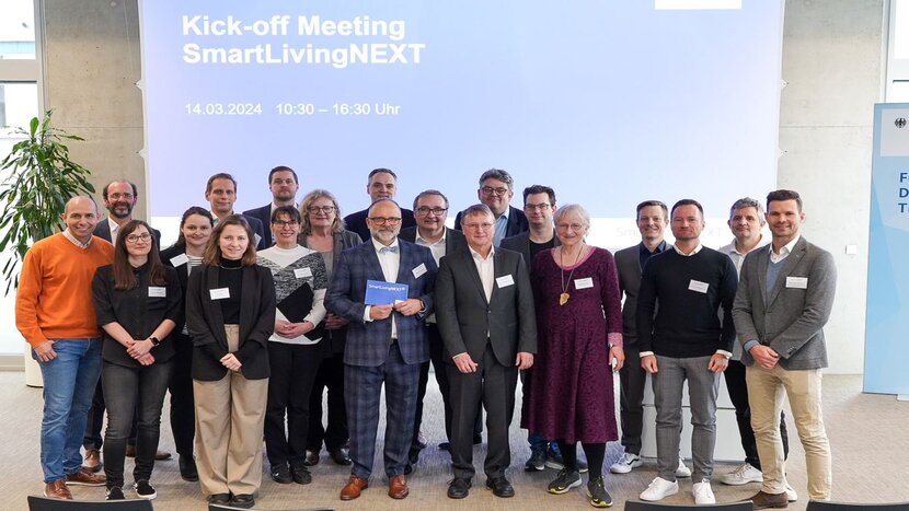 Auftakt für das Technologieprogramm SmartLivingNEXT Die Sprecherinnen und Sprecher der SmartLivingNEXT Auftaktveranstaltung. Bild: MAREN STREHLAU Photography