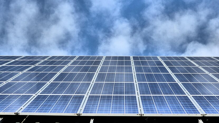 Bundestag glättet Solarstrom-Spitzen Solar Panel